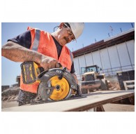 DeWALT DCS578X2 portable circular saw