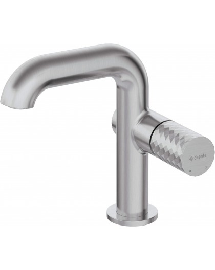 Sink faucet with rectangular spout
