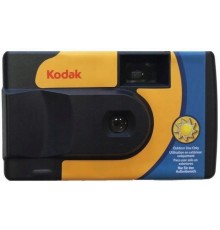 Kodak DAYLIGHT Camera, Photographic Disposable with color film 39 photos. No built-in flash.