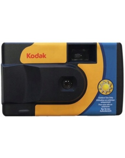 Kodak DAYLIGHT Camera, Photographic Disposable with color film 39 photos. No built-in flash.