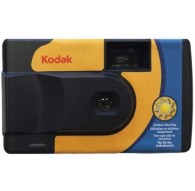 Kodak DAYLIGHT Camera, Photographic Disposable with color film 39 photos. No built-in flash.