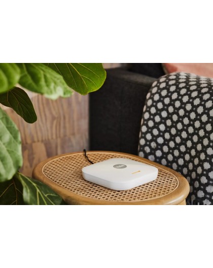 Yale Smart Alarm Starter Kit 7 items - Control Panel, Keypad, Remote Control, 2x Motion Sensor, 2x Window/Door Sensor